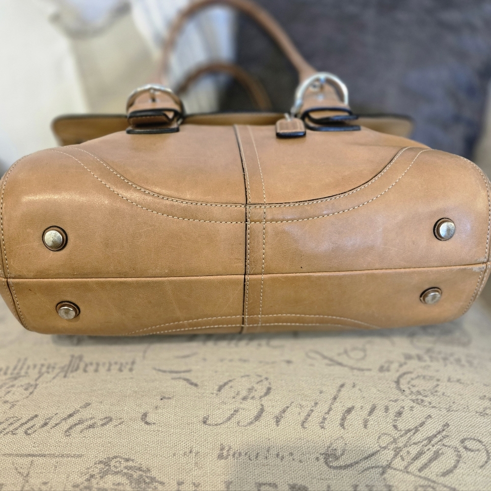 Vintage (2005) Coach Hampton SoHo Leather Bag Style 9636 - Picture 8 of 15